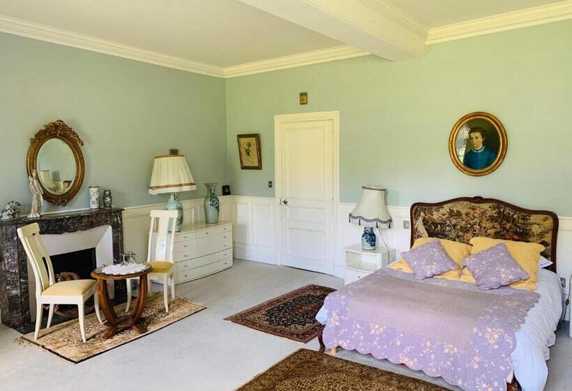 غرفة أساسية, Manoir De Trégaray