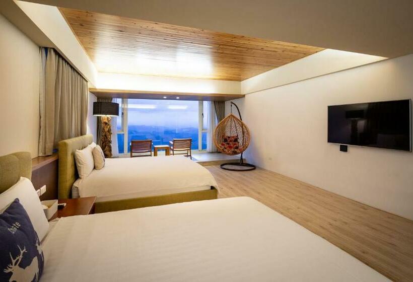 اتاق لوکس چهار تخته, Sunshine B&b