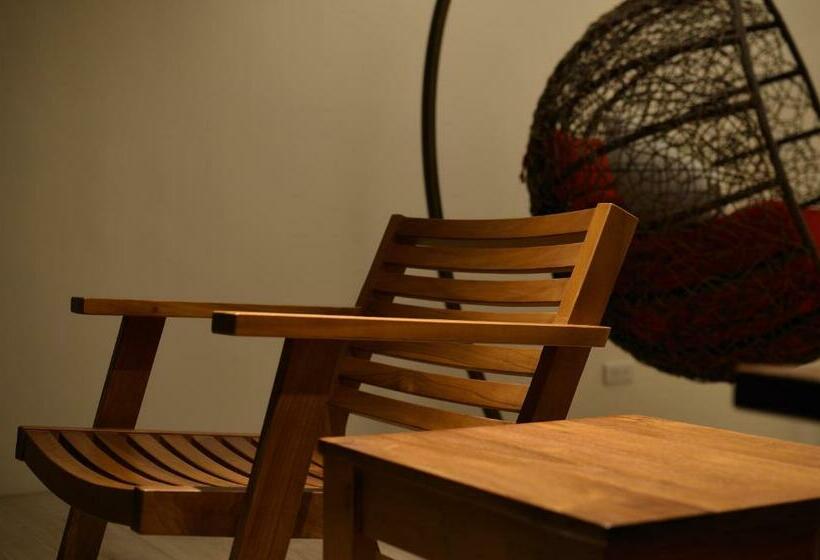 اتاق لوکس چهار تخته, Sunshine B&b