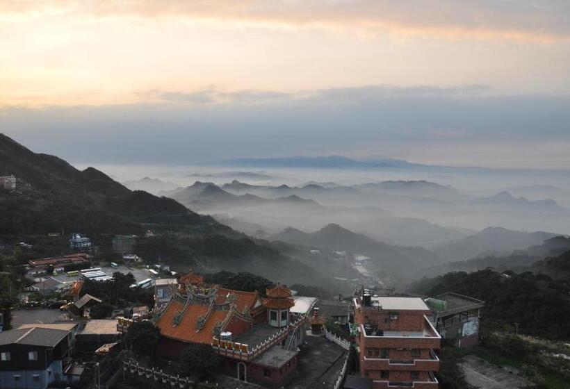 اتاق لوکس چهار تخته, Sunshine B&b