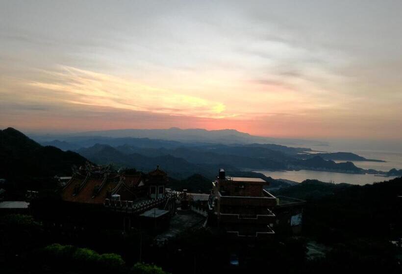 اتاق لوکس چهار تخته, Sunshine B&b