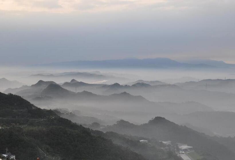 اتاق لوکس چهار تخته, Sunshine B&b