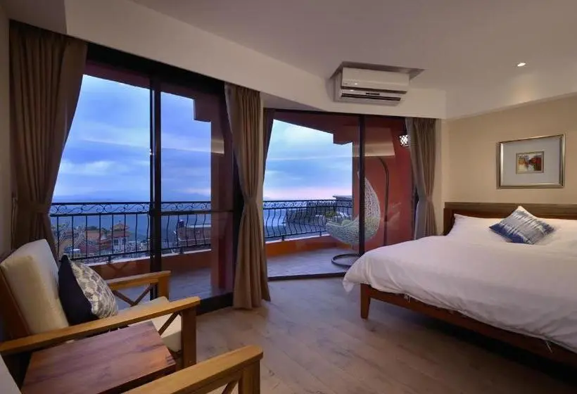 اتاق لوکس چهار تخته, Sunshine B&b