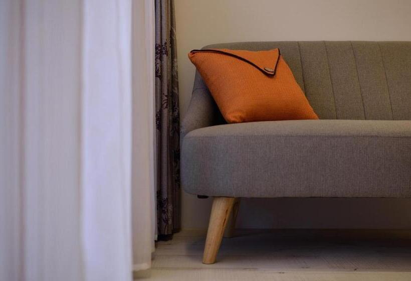 اتاق استاندارد چهارنفره با بالکن, Sunshine B&b