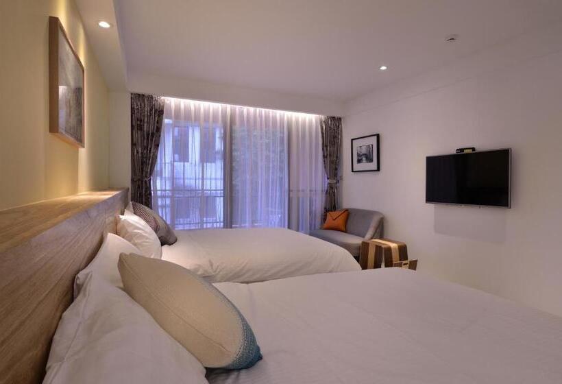 اتاق استاندارد چهارنفره با بالکن, Sunshine B&b