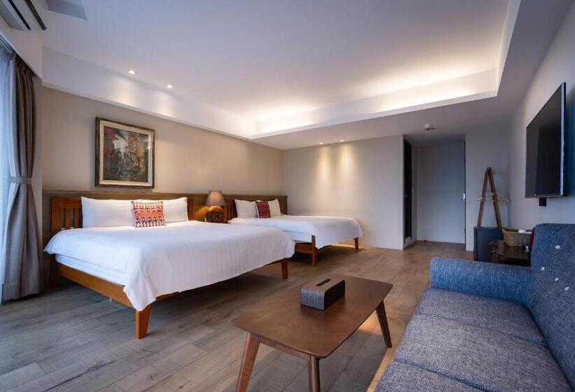 اتاق لوکس چهار تخته, Sunshine B&b