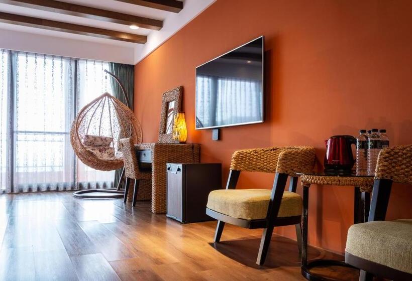 اتاق لوکس چهار تخته, Sunshine B&b