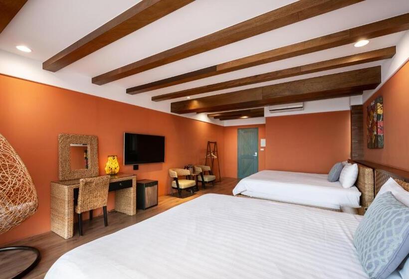 اتاق لوکس چهار تخته, Sunshine B&b