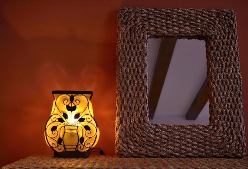 اتاق لوکس چهار تخته, Sunshine B&b