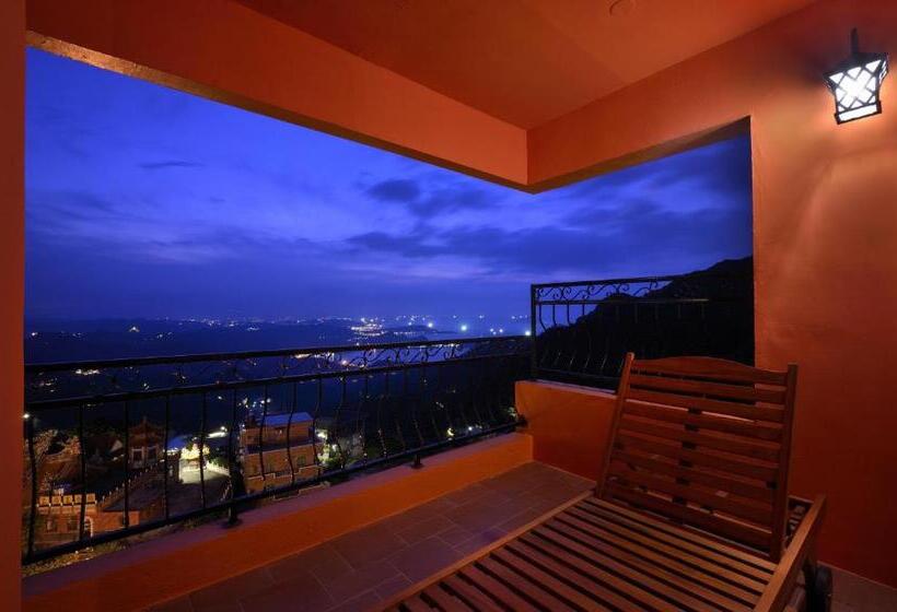 اتاق لوکس چهار تخته, Sunshine B&b