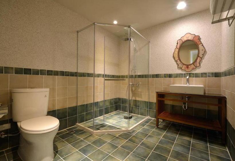 اتاق لوکس چهار تخته, Sunshine B&b