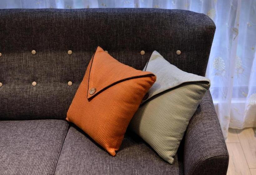 اتاق لوکس چهار تخته, Sunshine B&b