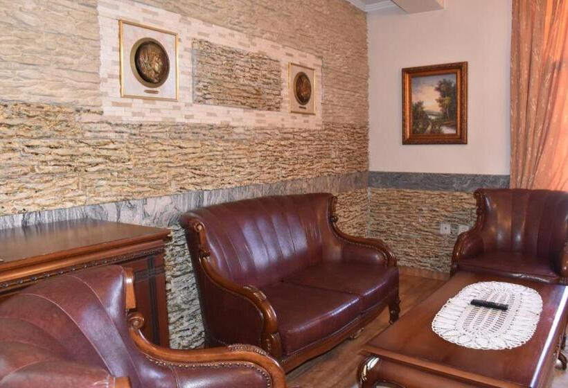 스탠다드 스튜디오, Boutique Hotel Boris Palace & Restaurant