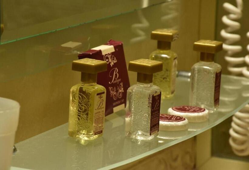 استودیوی استاندارد, Boutique Hotel Boris Palace & Restaurant