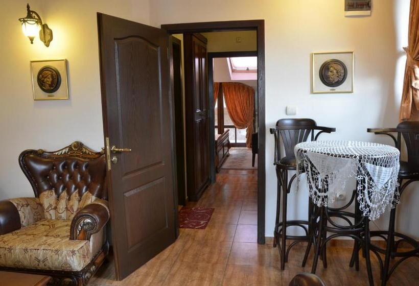 سوییت, Boutique Hotel Boris Palace & Restaurant