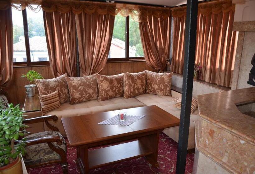 سوییت با چشم‌انداز پانوراما, Boutique Hotel Boris Palace & Restaurant