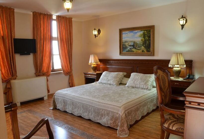 스탠다드 스튜디오, Boutique Hotel Boris Palace & Restaurant