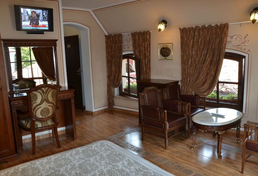 스탠다드 스튜디오, Boutique Hotel Boris Palace & Restaurant