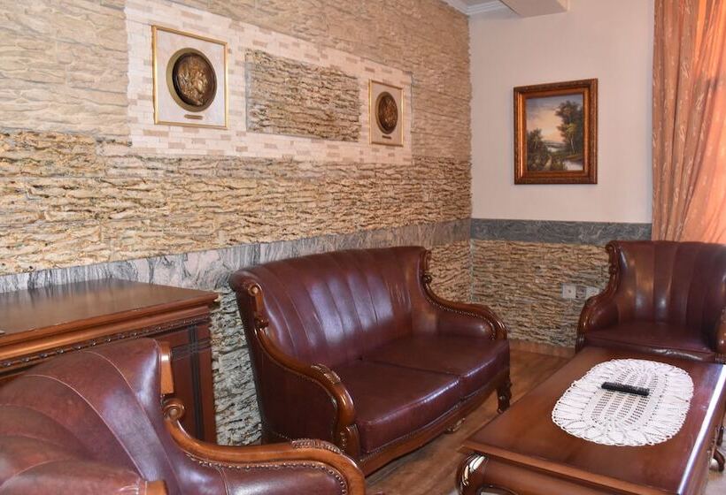 استودیوی استاندارد, Boutique Hotel Boris Palace & Restaurant