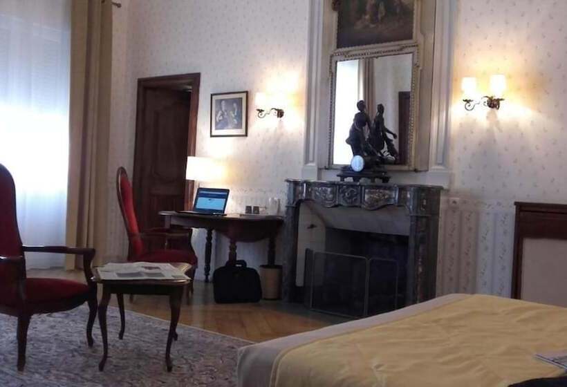 חדר משפחתי, Cit Hotel Sphinx