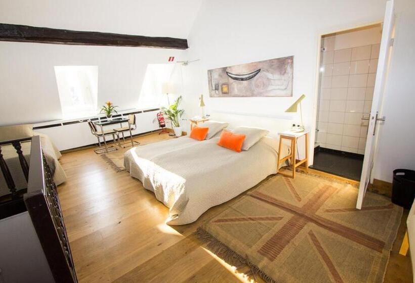 家庭间, Galerie Hotel Dis