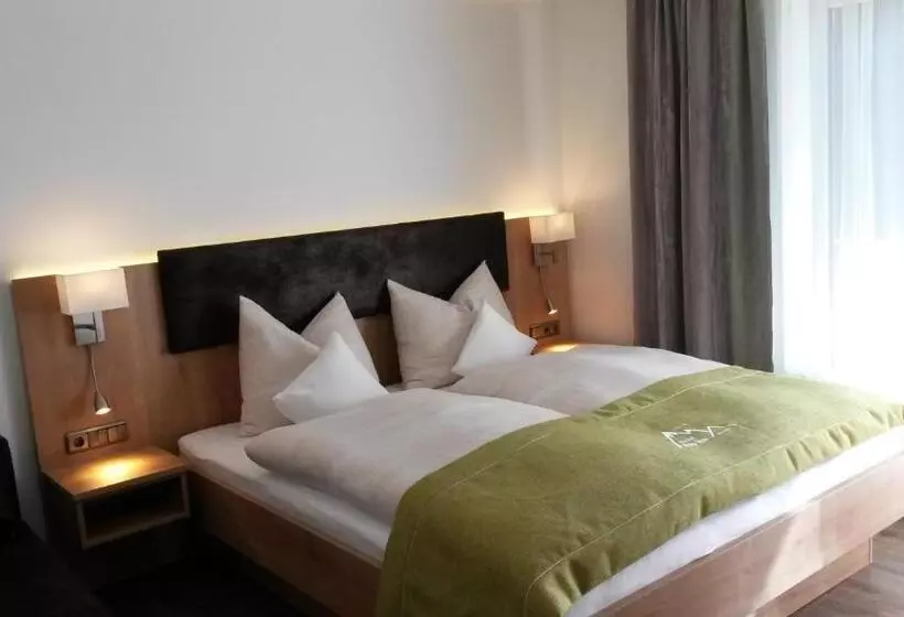 اتاق استاندارد با بالکن, Alp Inn