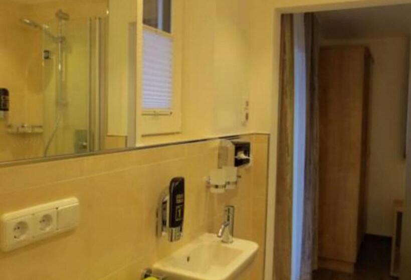 Camera Familiare, Alp Inn