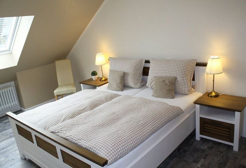 컴포트 룸, Alte   Post