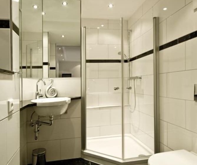 컴포트 룸, Alte   Post