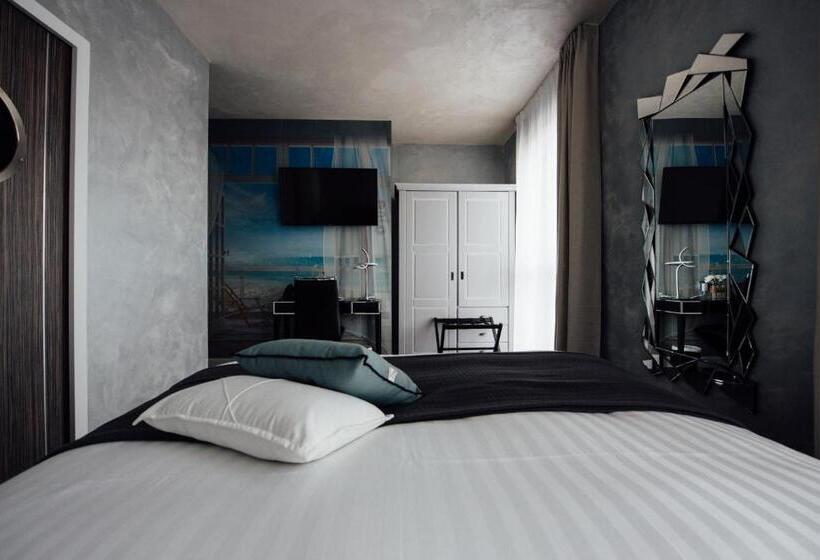 스탠다드 자쿠지 룸, Amirauté