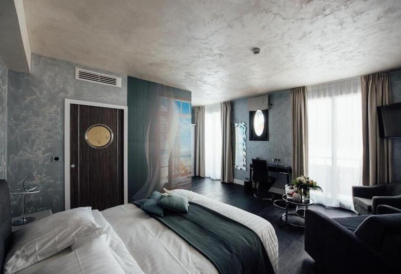 디럭스 룸, Amirauté