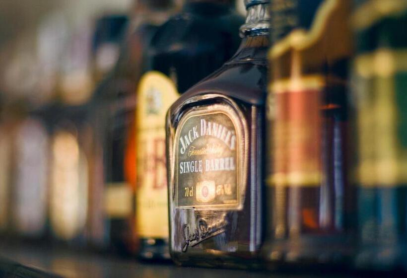 חדר סטנדרט, Anthimos