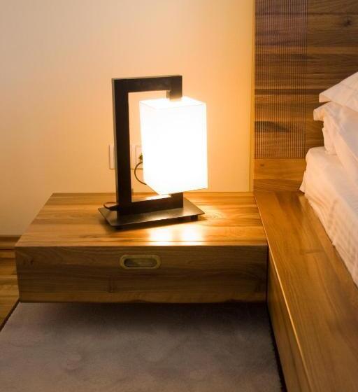 סוויטת 2 חדרי שינה, Anthimos