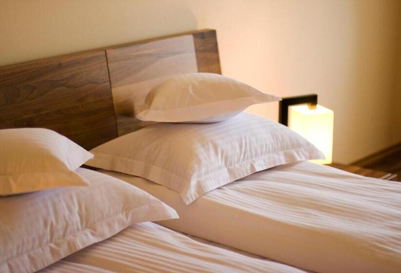 חדר סטנדרט, Anthimos