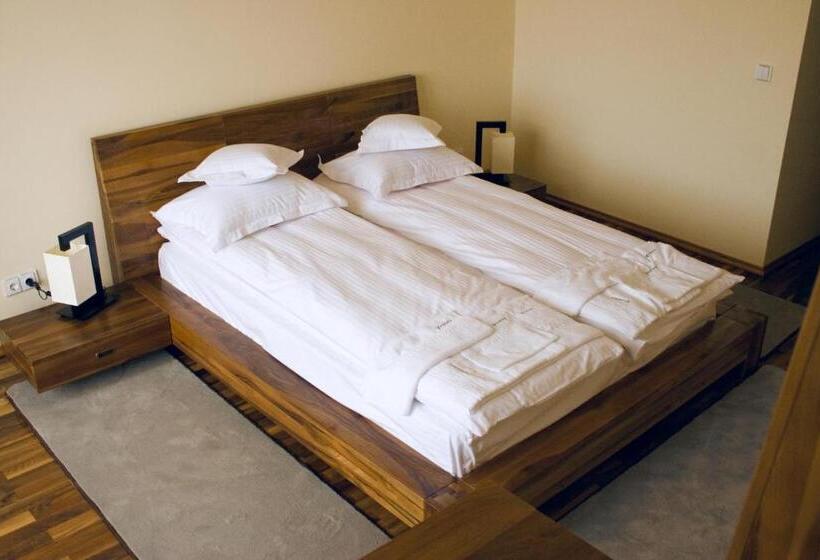 חדר סטנדרט, Anthimos