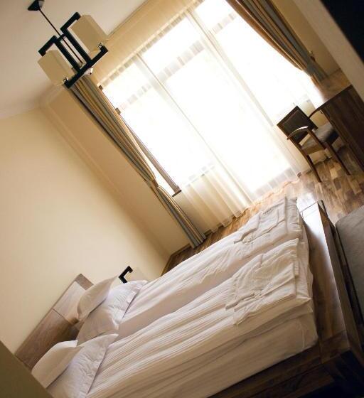 חדר סטנדרט, Anthimos