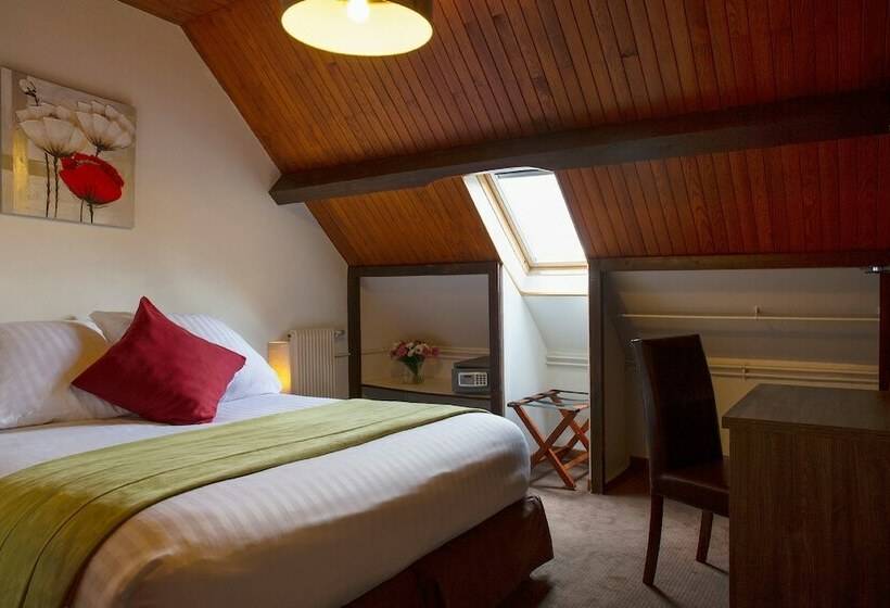 غرفة قياسية, Auberge De La Petite Ferme, Super Besse Est, The Originals Relais