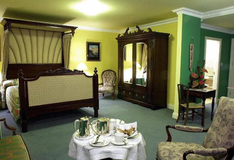 سوییت, Earls Court House