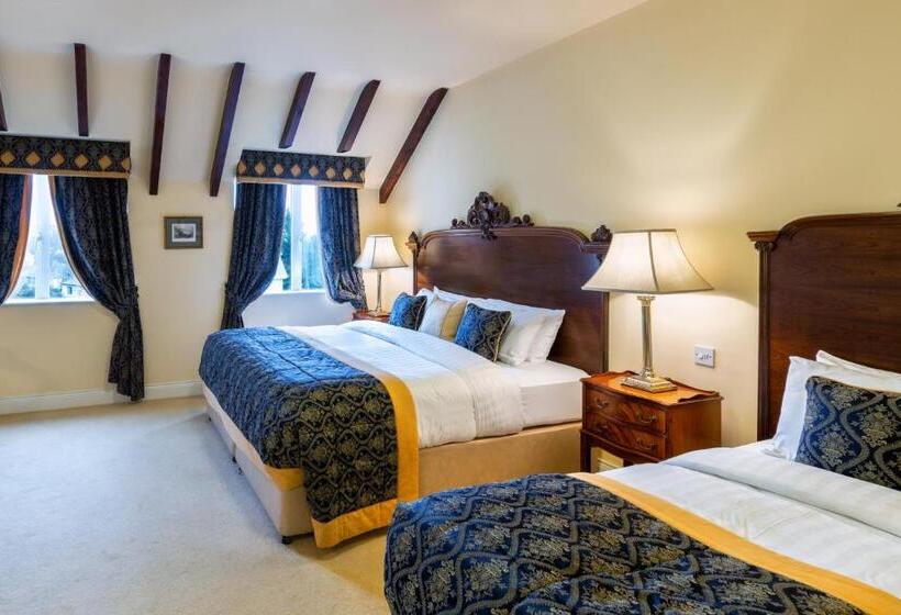 اتاق استاندارد سه نفره, Earls Court House