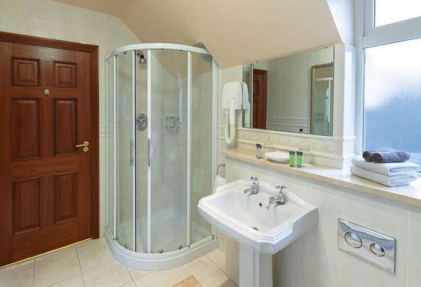 اتاق لوکس, Earls Court House