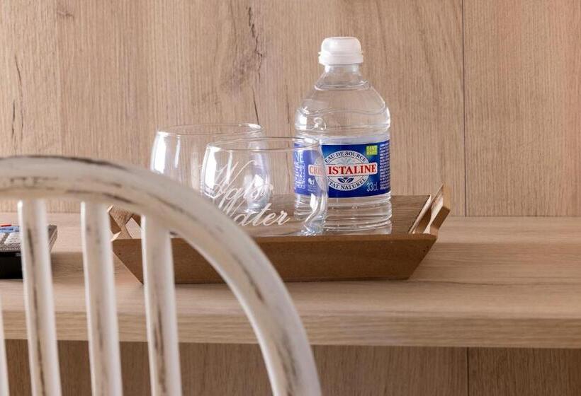 スタンダードルーム, De Lion Sur Mer