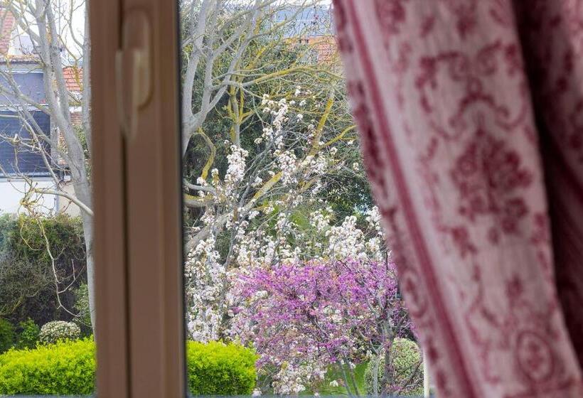 スタンダードトリプルルーム, De Lion Sur Mer