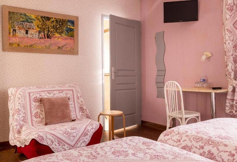 スタンダードトリプルルーム, De Lion Sur Mer