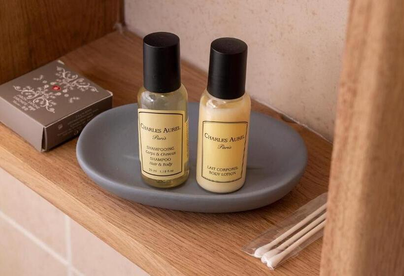 スタンダードルーム, De Lion Sur Mer