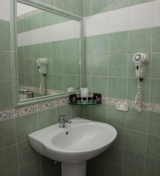 バルコニー付きスタンダードトリプルルーム, Il Tiglio