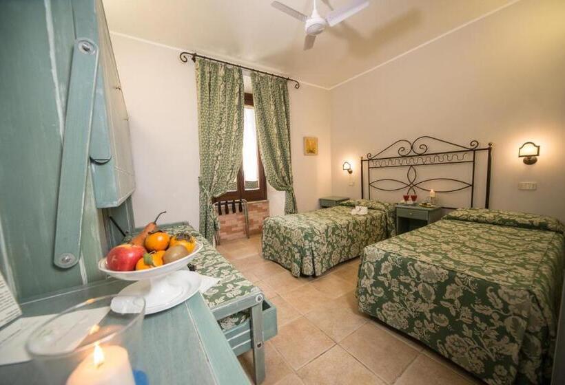 バルコニー付きスタンダードトリプルルーム, Il Tiglio