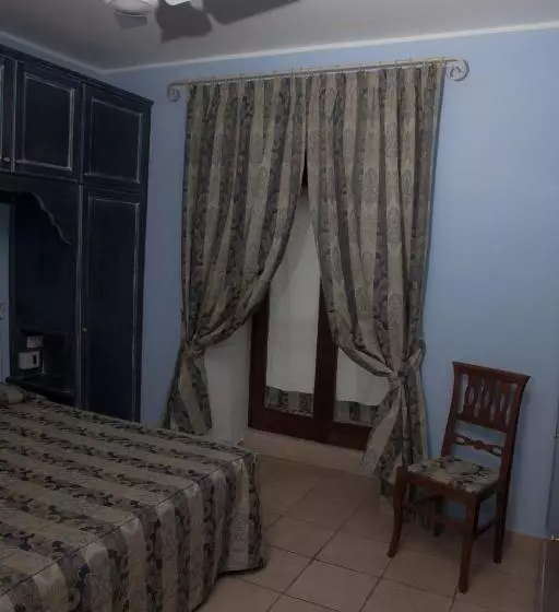 اتاق استاندارد سه نفره, Il Tiglio