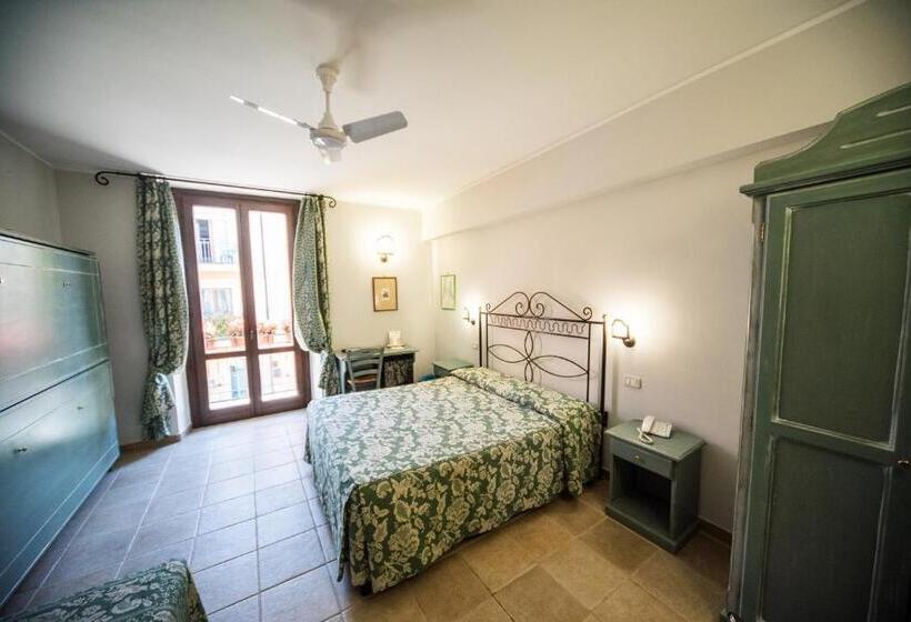 バルコニー付スタンダード4ベッドルーム, Il Tiglio