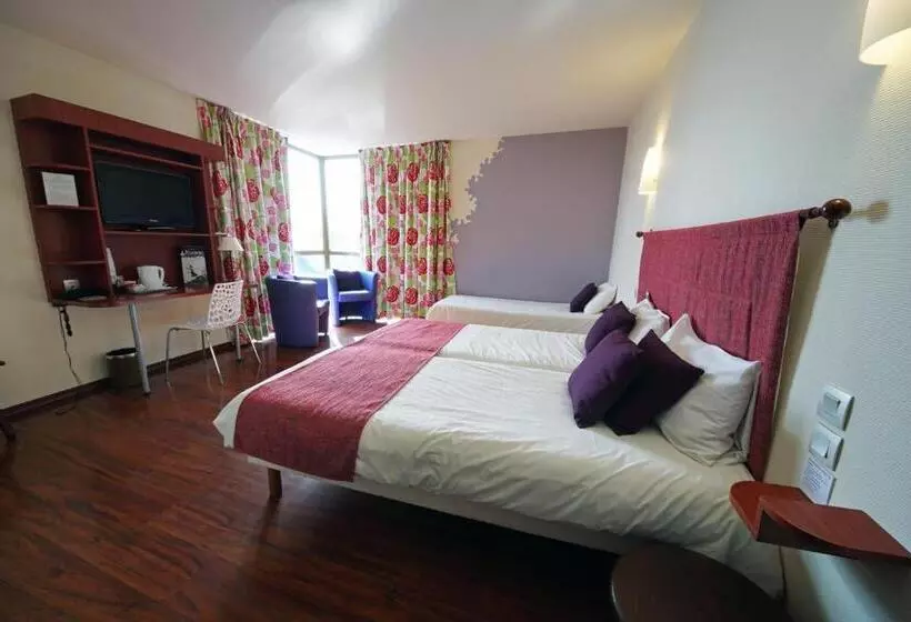 プレステージルーム, L Hôtel De Chartres