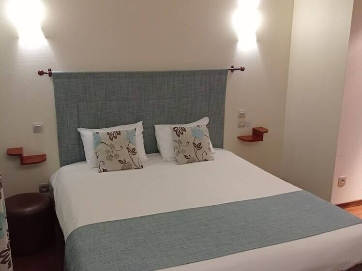 Номер Стандарт, L Hôtel De Chartres